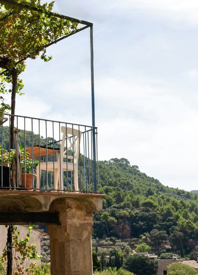 Blick auf das malerische Dorf Puigpunyent Mallorca