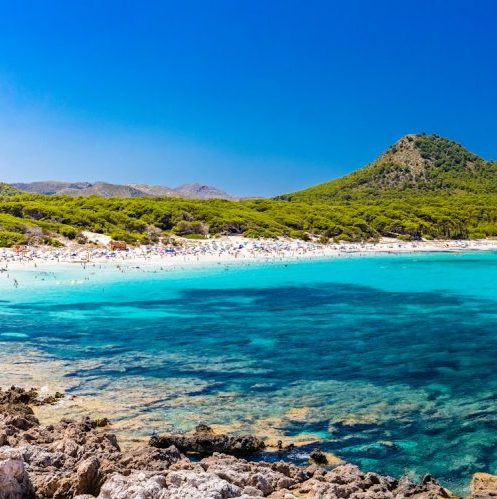 Bucht mit Sandstrand im Osten von Mallorca