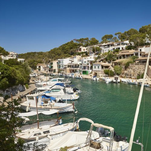 Mittelmeer-Küste die Bucht von Figuera auf Mallorca