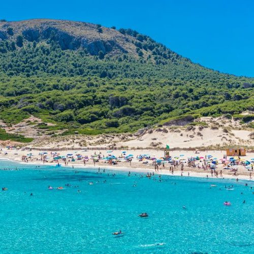 Schöner Sandstrand von Son Servera Mallorca