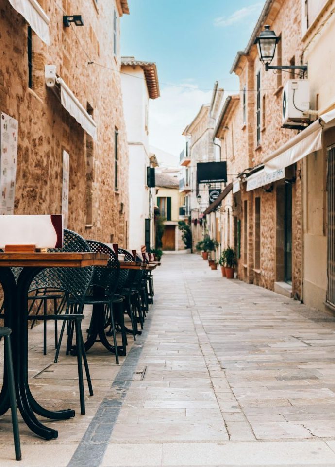 Straßencafé in Artà auf Mallorca